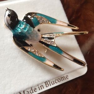 New Swallow Bird Brooch/Pin Great Face Detail